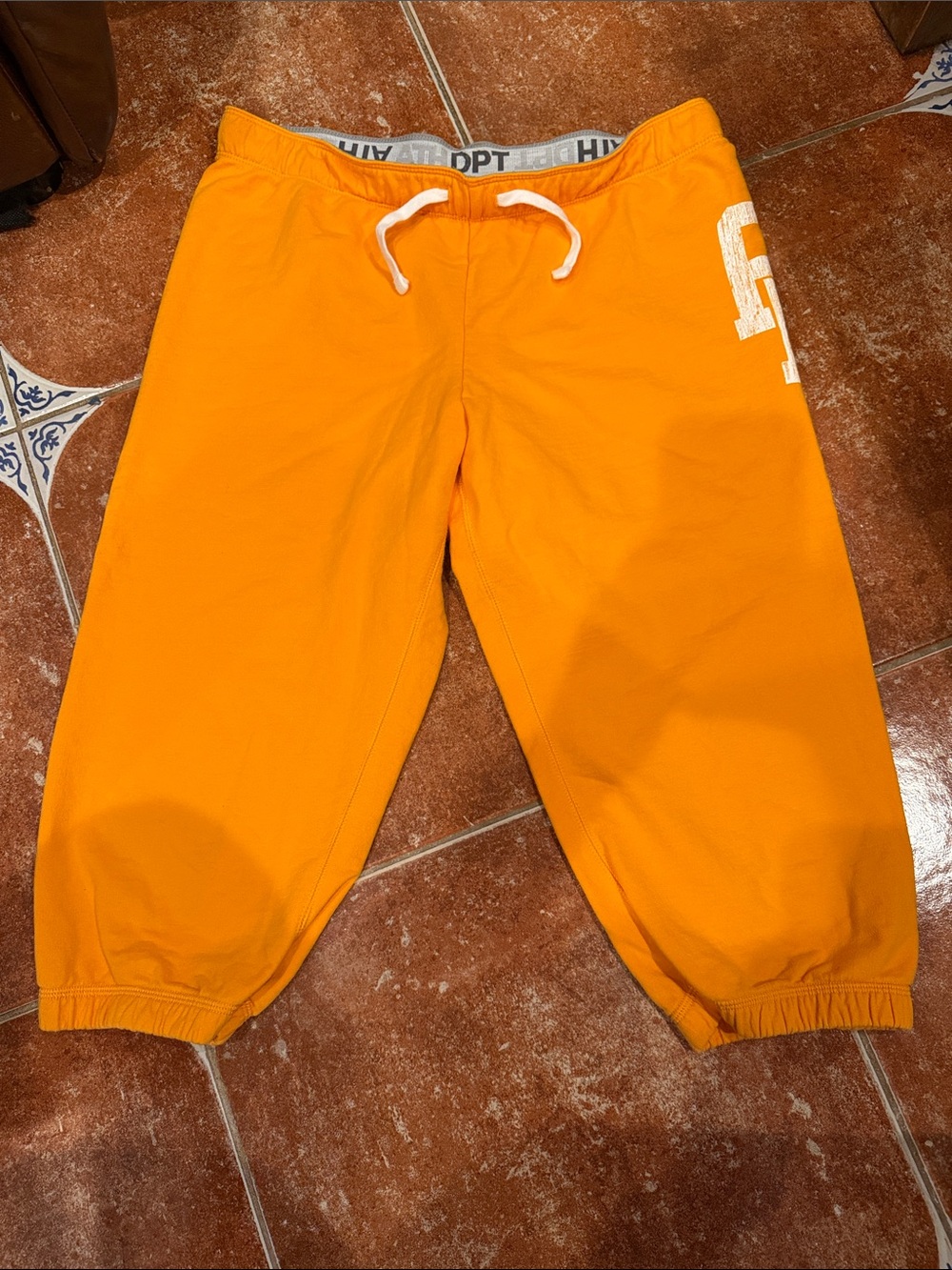 Nike Yellow SZ Large Drawstring Capris with Elastic Cuffs